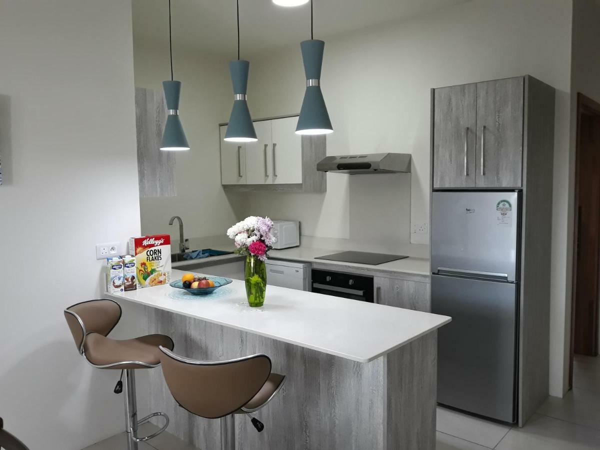 2 Bedroom Flat 15 Mins Walk From Flic En Flac Beach Εξωτερικό φωτογραφία